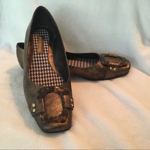 Liz Claiborne flats with tortoise shell buckle